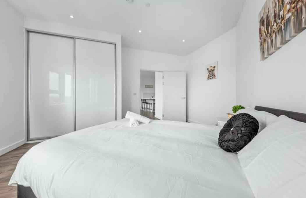 Delta 2 Bedroom Flat In London Dp102 Croydon Bagian luar foto