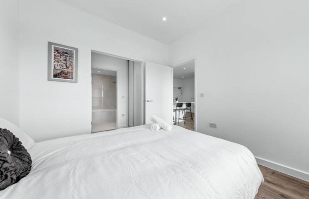 Delta 2 Bedroom Flat In London Dp102 Croydon Bagian luar foto