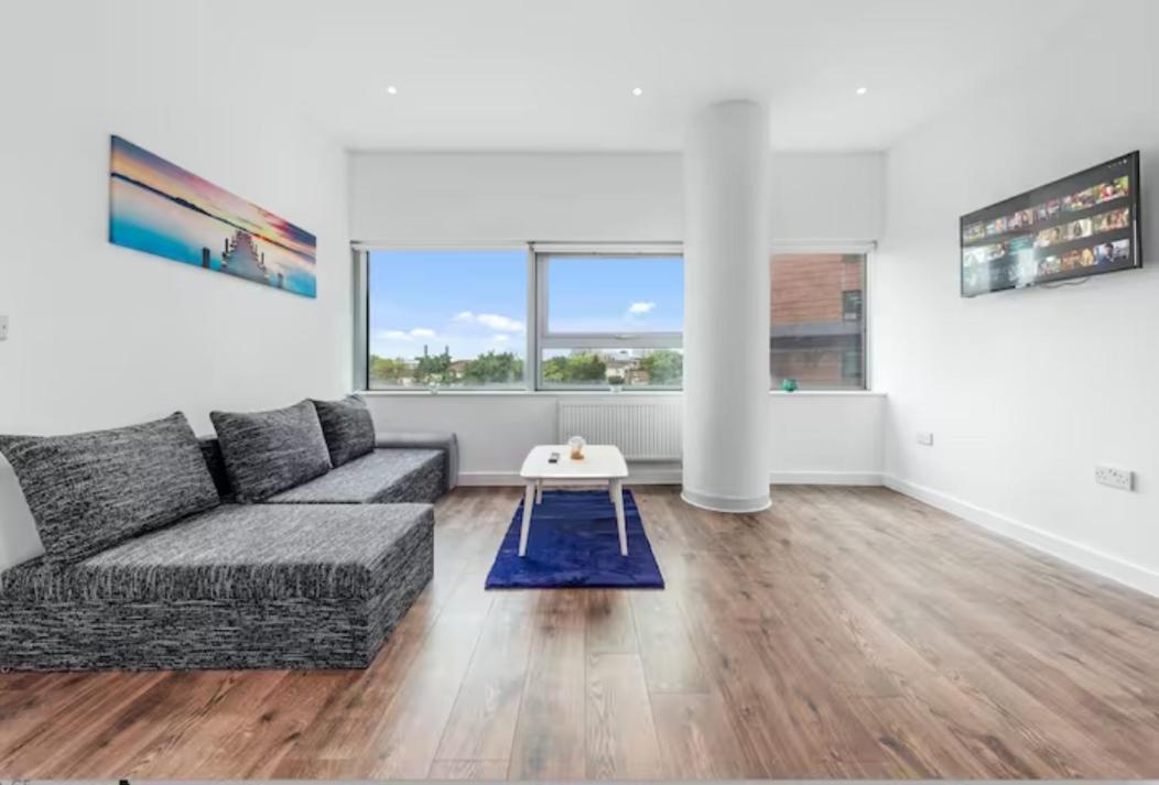 Delta 2 Bedroom Flat In London Dp102 Croydon Bagian luar foto