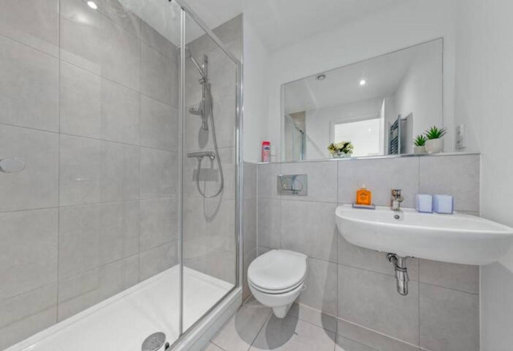 Delta 2 Bedroom Flat In London Dp102 Croydon Bagian luar foto
