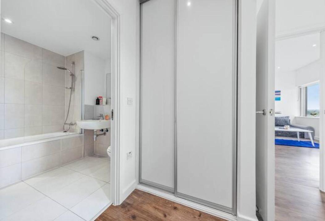 Delta 2 Bedroom Flat In London Dp102 Croydon Bagian luar foto